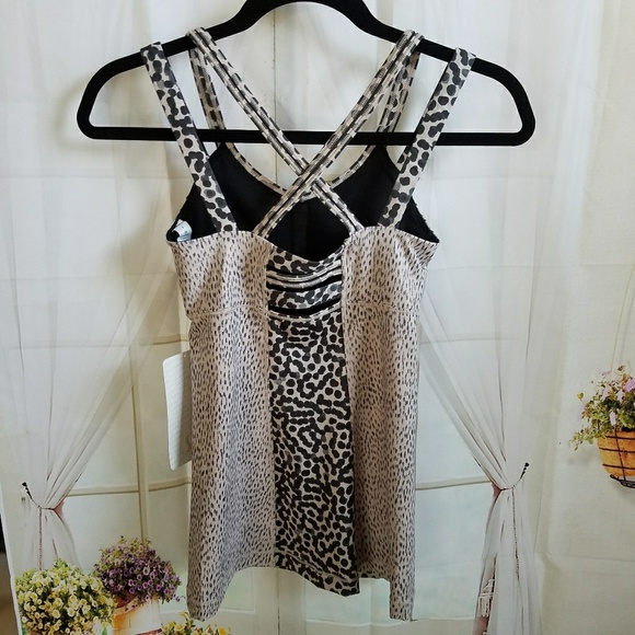 NWT AWNY LULULEMON HAPPY STRAPPY TANK - - Size 4 - Picture 6 of 8